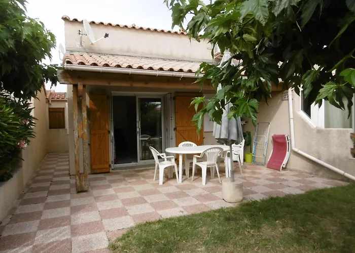 Holidayland Narbonne Plage Villas 6 Ou 7 Personnes Avec Terrasse Et Place De Parking Privative
