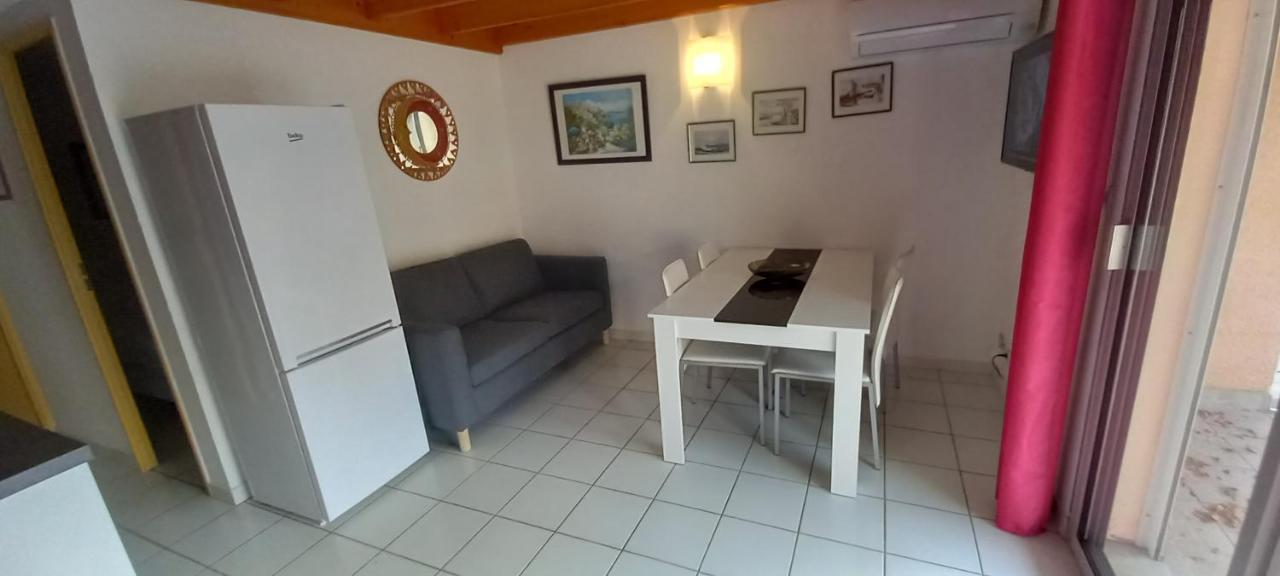 Holidayland 6 Ou 7 Personnes Avec Terrasse Et Place De Parking Privative *